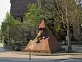 Pyramide, 1995.