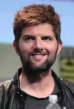 Adam Scott interprète Henry Pollard.
