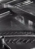 Cordes d'un piano à queue, 1928.