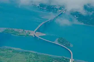 Vue aérienne du pont.
