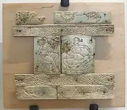 Vue de plaques d'ivoire gravées.