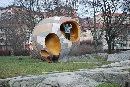 Sculpture L'Œuf de d'Egon Möller-Nielsen.