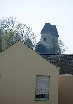 Tours de Luynes en 2007, depuis le centre-ville).