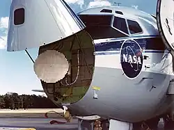 Radar météorologique en bande X dans le nez d’un Boeing 737.