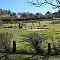 le terrain de jeux.