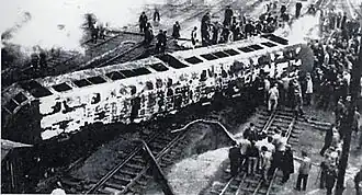 Épave de l'aurorail qui a déraillé à Ajikawaguchi le 29 janvier 1940