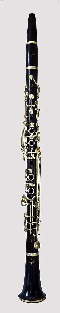 Clarinette en système Albert, conçue vers 1850 par Eugène Albert, techniquement intermédiaire entre les clarinettes Müller et Oehler.