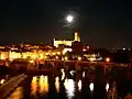 Vue nocturne de la cité épiscopale.