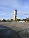 Le mémorial du Martyr symbole de la révolution algérienne (voir la guerre d’Algérie).