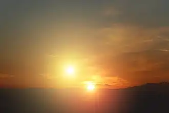 Coucher de deux soleils.