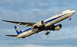 Avion au décollage avec une forte incidence