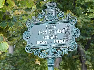Voir la plaque.