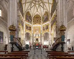 Le maître-autel.