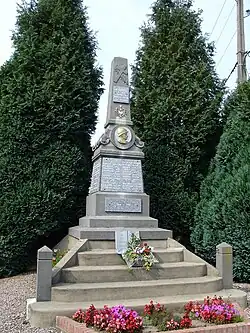 Le monument aux morts.