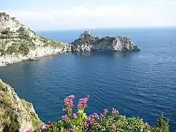 L'aire du cap Conca et la Grotta dello Smeraldo&nbsp;(en).