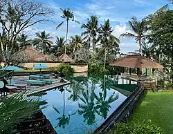 Piscine à Amandari