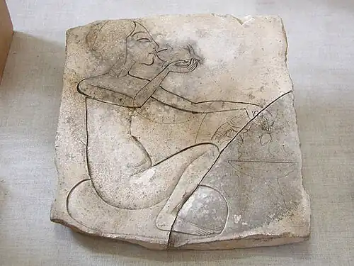 Une princesse amarnienne. Bas-relief ébauché sur calcaire, v 1350. Musée égyptien du Caire