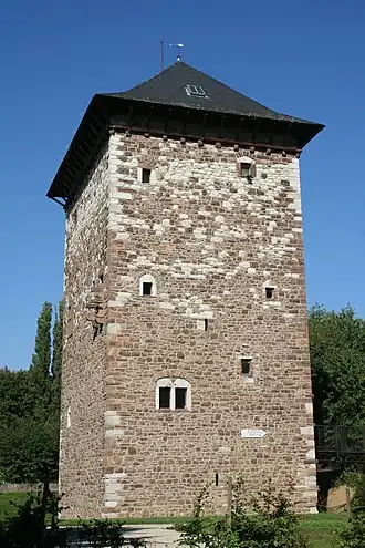 La tour romane (XIIe&nbsp;siècle).