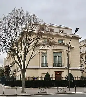 Ambassade à Paris.