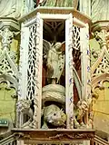 Édicule au-dessus du confessionnal.