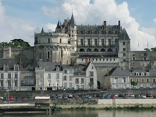 Vue du logis royal et de la tour des Minimes.