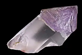 Améthyste sceptre – Antsakoanimanta, Madagascar (11,5&nbsp;×&nbsp;5,3&nbsp;cm).
