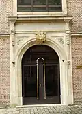 Amiens, porte de la Chambre de notaires (1854), place d'Aguesseau