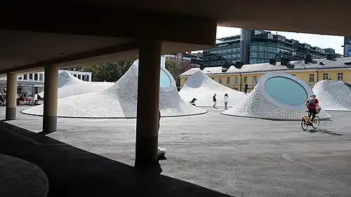 Place Lasipalatsiaukio à l'arrière du Lasipalatsi.