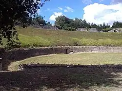 Photo de l'antique amphithéâtre rural de Chenevières