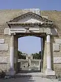 Une des portes de l'amphithéâtre.