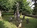 Ancien cimetière situé autour de l'église.