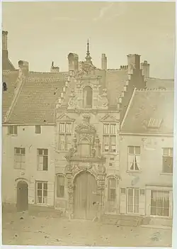 Porte d'entrée au Vieux Marché aux Grains (1852)