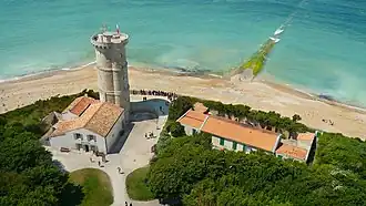 La tour des Baleines vue du sommet du phare.