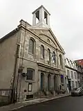 Il fait construire la chapelle particulière de la Sainte-Trinité en 1824.