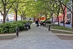Description de l'image Ancienne rivière Saint-Pierre, place D'Youville (Ville-Marie) (35368280254).jpg.