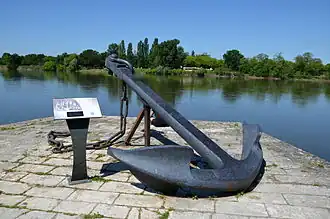 Ancre en bord de Loire à Cosne-sur-Loire.