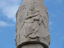 Relief, détail du calvaire.