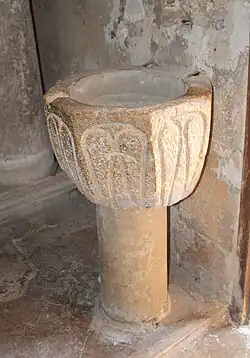 Le bénitier.
