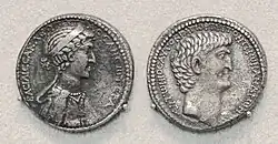 Tétradrachme d'argent. Cléopâtre; revers : Marc-Antoine. Frappé en 36
