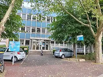 Le centre médico-social.