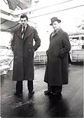 Lismonde avec son ami Jacques de Wouters d'Oplinter (1909-1972) sur l'Albertville avant le départ de ce dernier pour le Congo. Anvers, le 17 décembre 1937 (photo Léon van Dievoet).