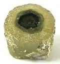 Un cristal naturel d'apatite.
