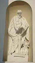 Statue de l'apôtre saint Luc.