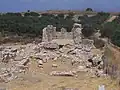 photographie : ruines dans la végétation