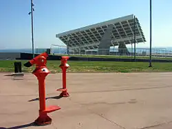 Aquí hay tomate (2004), installation artistique de Eulàlia Valldosera.