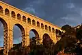 Aqueduc de Roquefavour vu depuis le petit parking au Sud-Ouest.