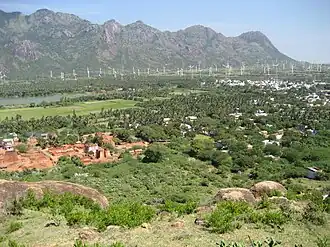 Vue d'Aralvaimozhi&nbsp;(en) depuis le temple Murugan sur le mont Chekkar Giri.