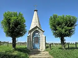 La chapelle de la grotte des Essarts.