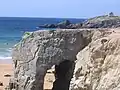 L'arche de Port Blanc et la pointe du Percho.