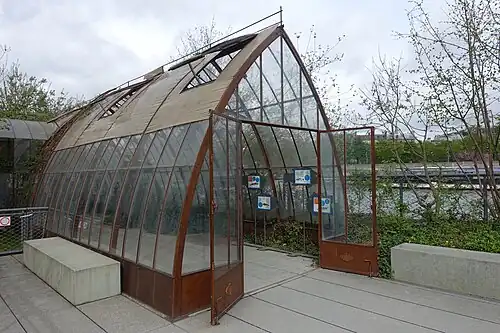 La serre du jardin.